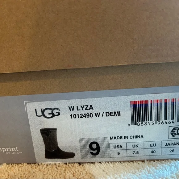 UGG Lyza Dark Brown Boots - Picture 6 of 6